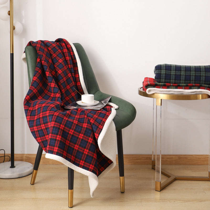 Kuscheldecke fürs Sofa: Welche Größe, welches Material – und wie Sie sie waschen