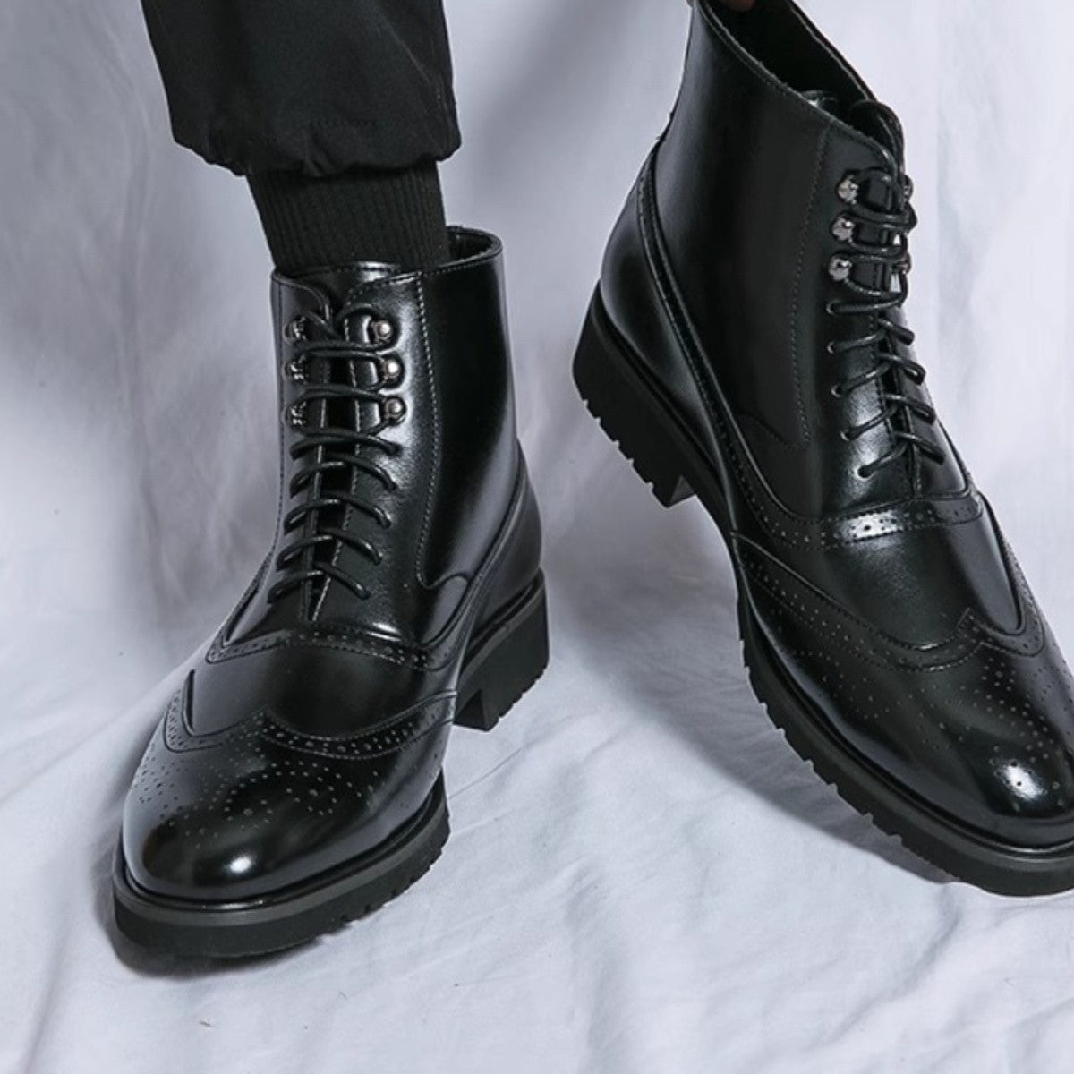 Schnürstiefel Herren mit Profilsohle