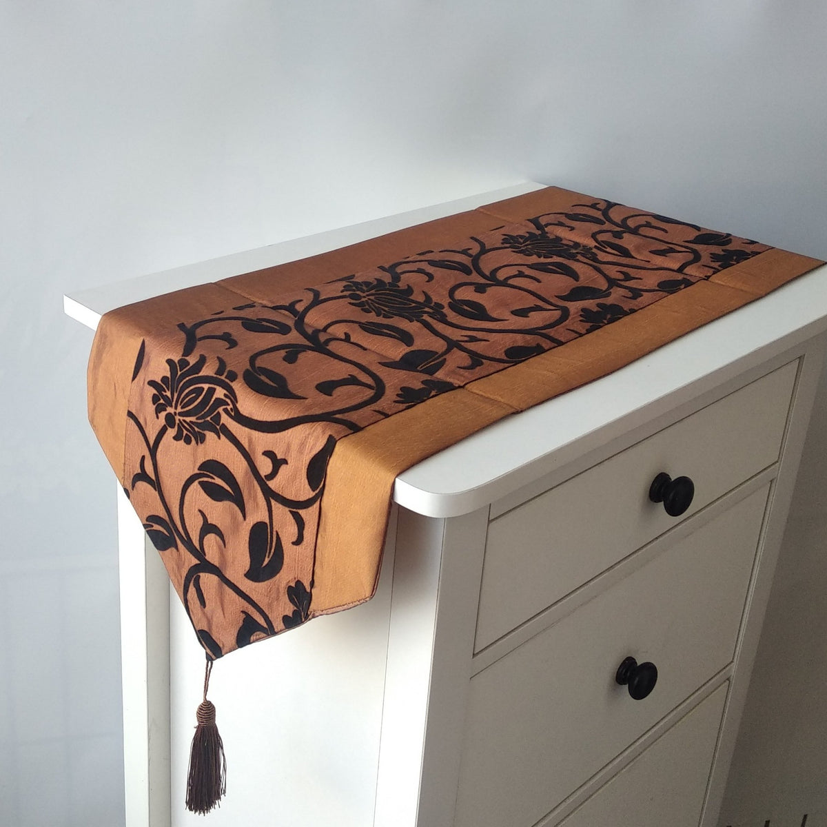 Tischläufer in Satinoptik 200 x 30 cm – Kaffeebraun