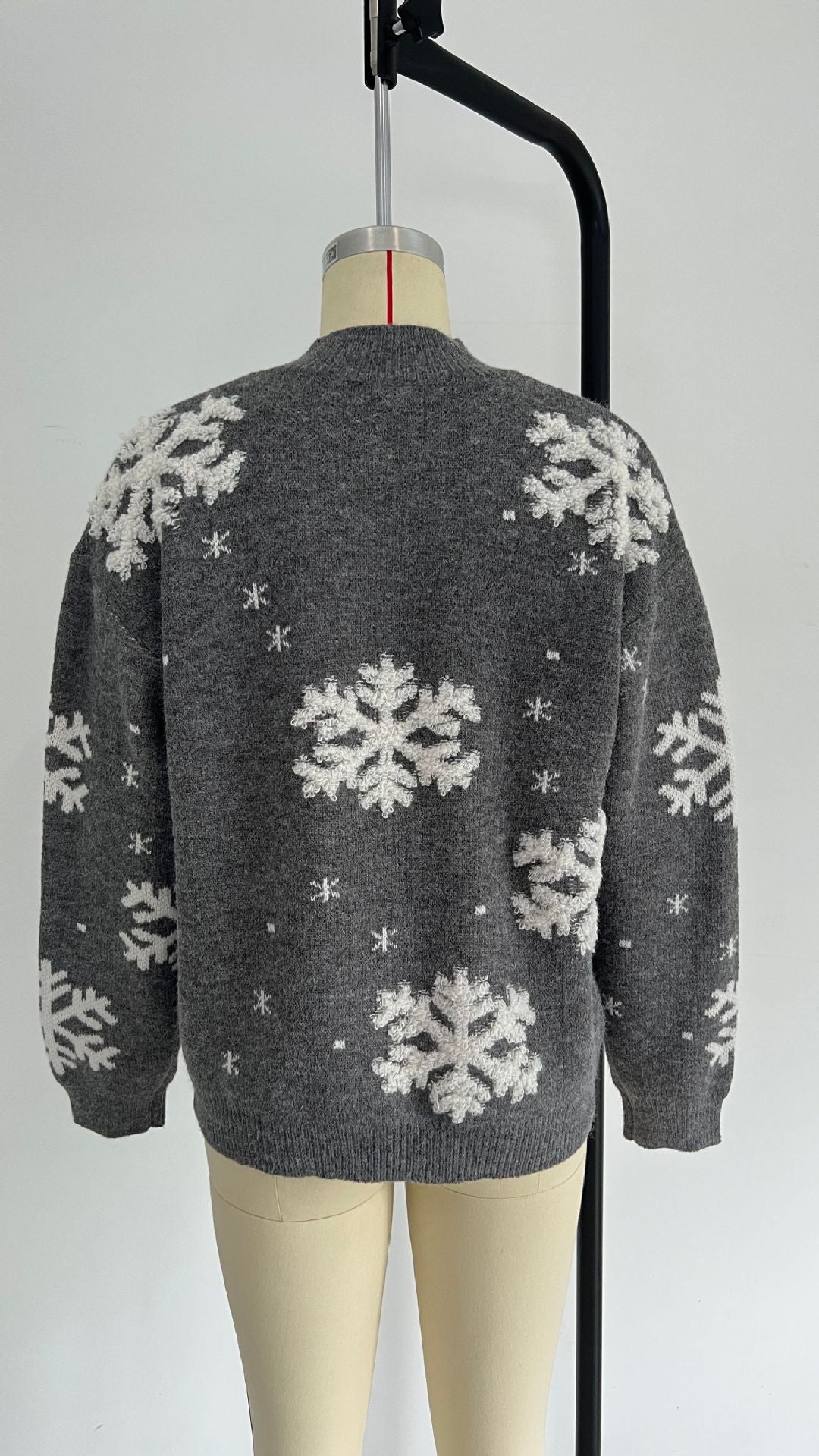 Weihnachtspullover Damen mit Schneeflocken