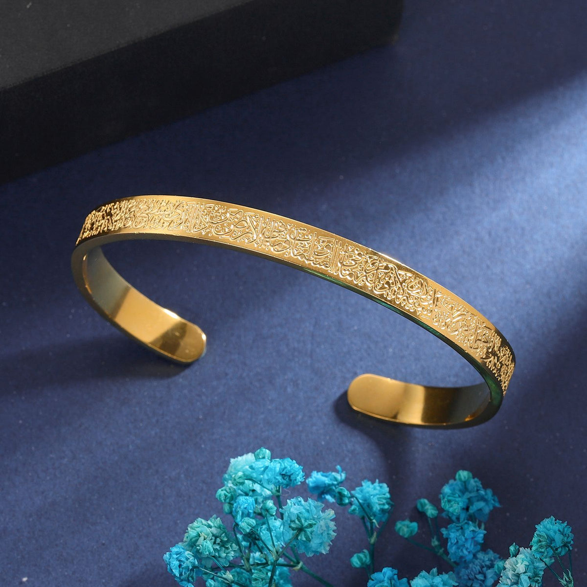 Armband mit Gravur-Muster