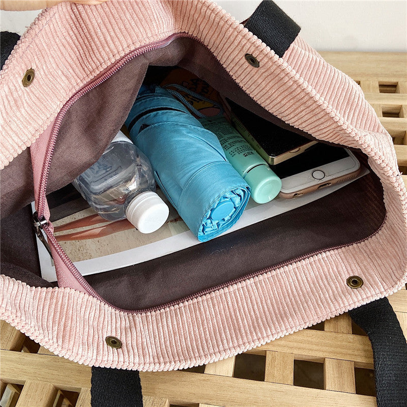 Schultertasche im Casual-Look