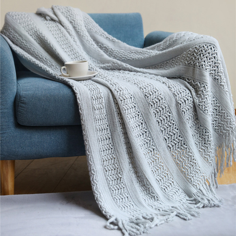 Strickdecke mit Fransen 127 x 180 cm – Hellgrau