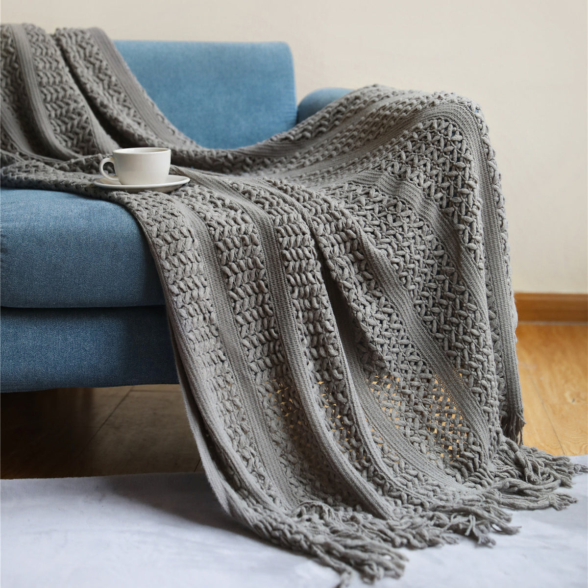 Strickdecke mit Fransen 127 x 180 cm – Rauchgrau