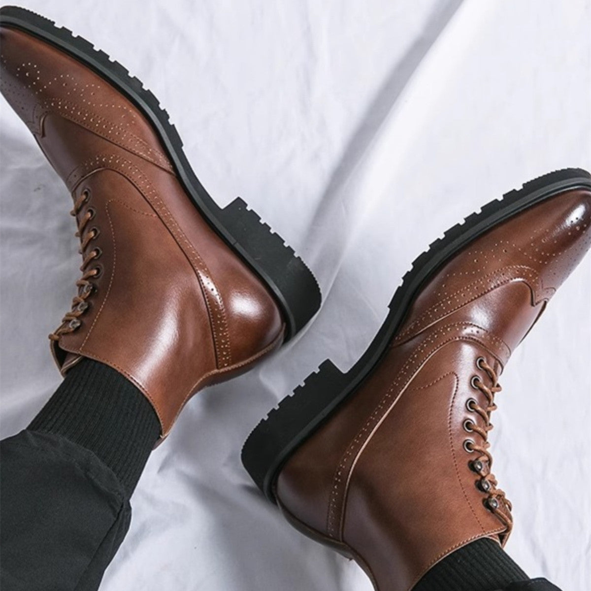 Schnürstiefel Herren mit Profilsohle