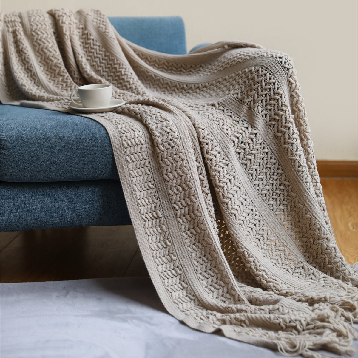 Strickdecke mit Fransen 127 x 180 cm