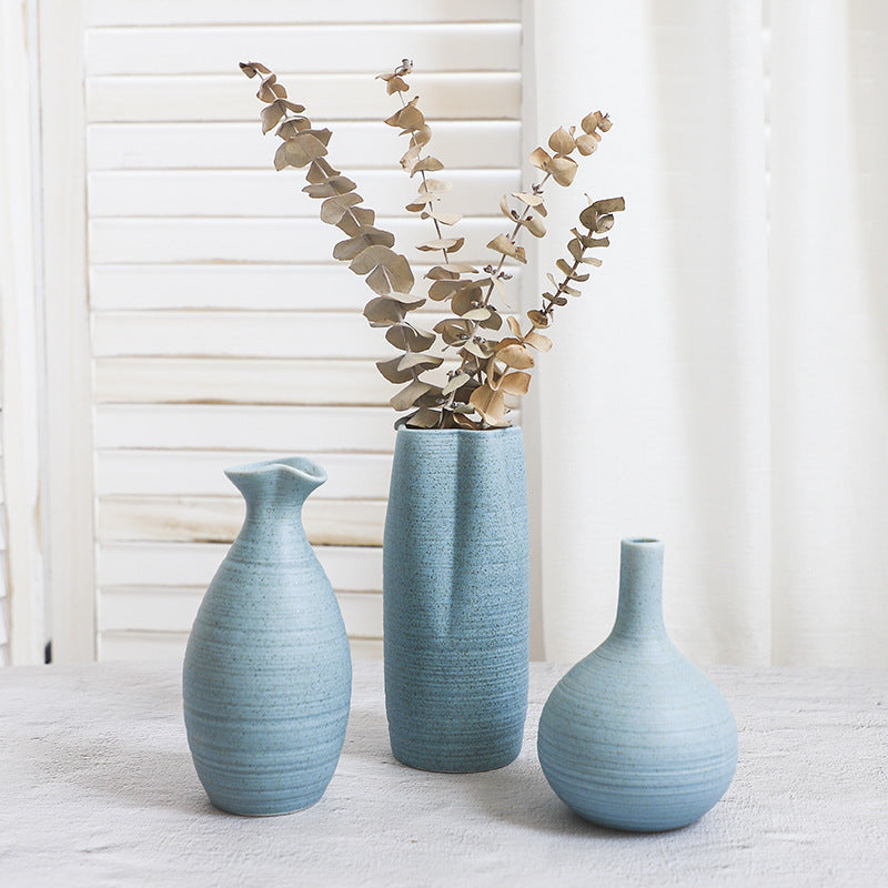 Vase aus Porzellan in Blau