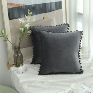 Samt-Kissenbezug mit Bommeln 45 x 45 cm – Grau