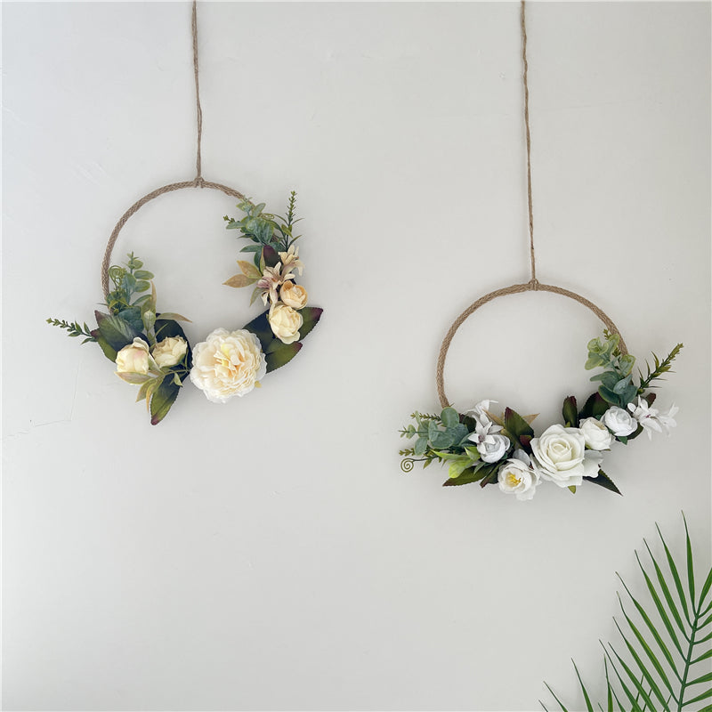 Wandkranz mit Kunstblumen