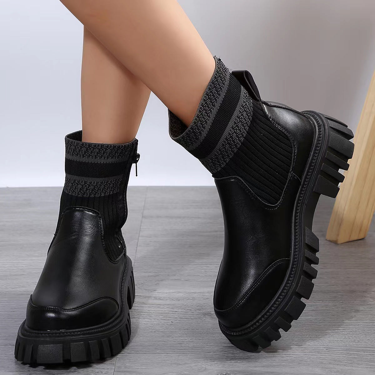 Boots Damen mit Strickschaft – Schwarz