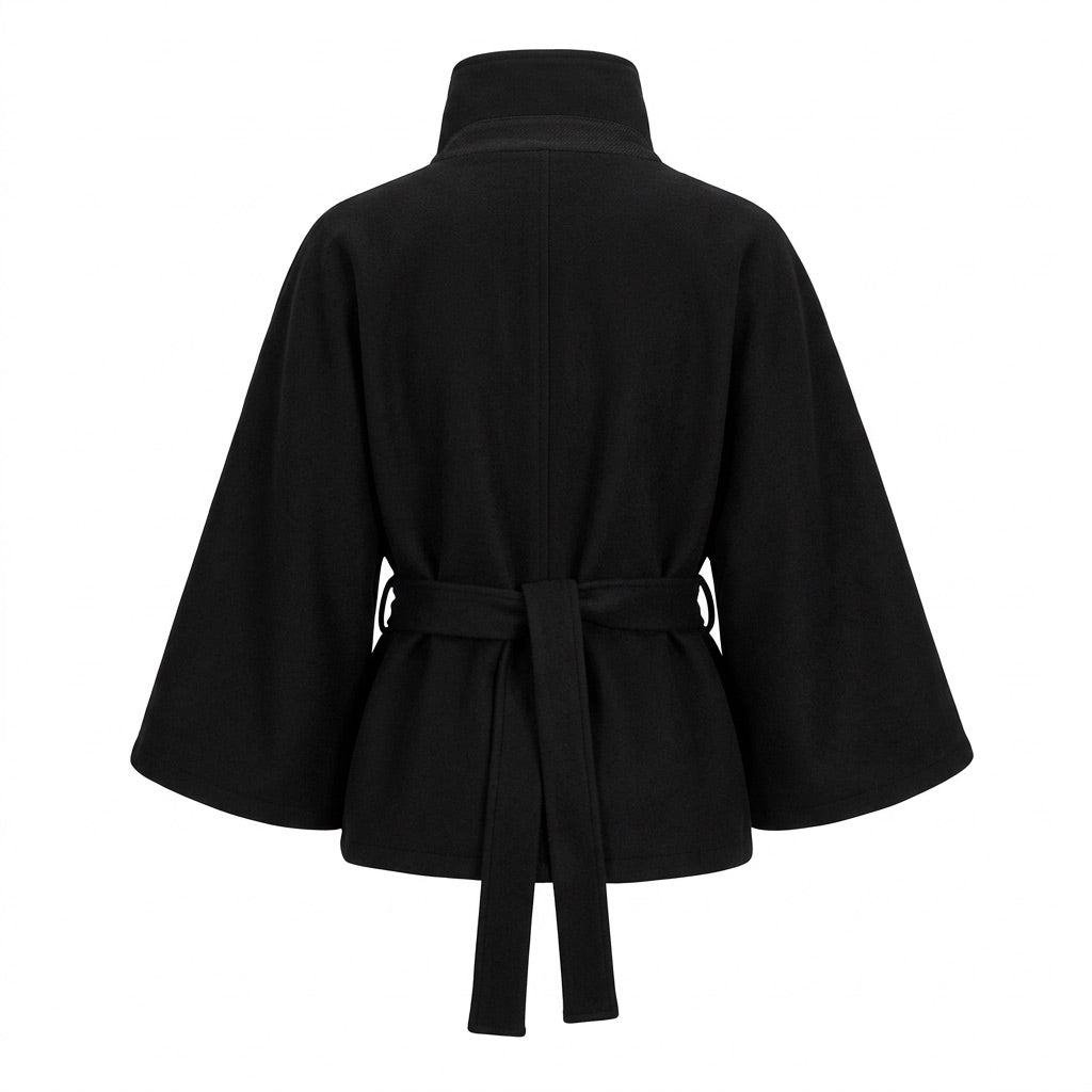 Cape Mantel Damen mit Gürtel und Stehkragen – Eleganter Kurzmantel – Rückansicht