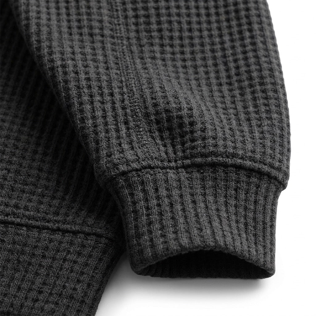 Waffelpullover Herren mit Schlitzausschnitt – Lässiger Pullover – Detail